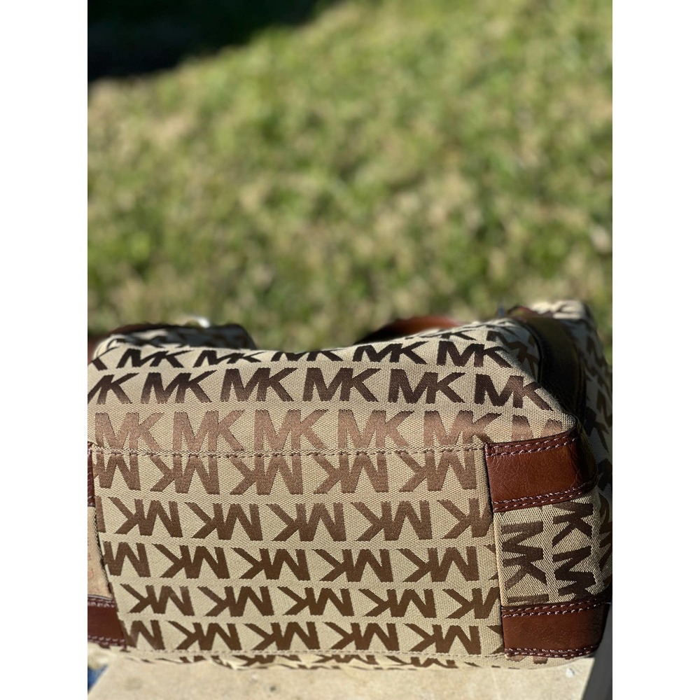 Michael Kors Ludlow Shoulder Bag - Picture 5 of 12